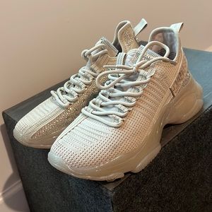 Maxima sneakers Steve Madden size 8.5